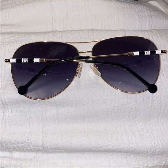 Carolina Herrera NWOT Aviator Sunglasses 64MM
Good Frames - Picture 6 of 9